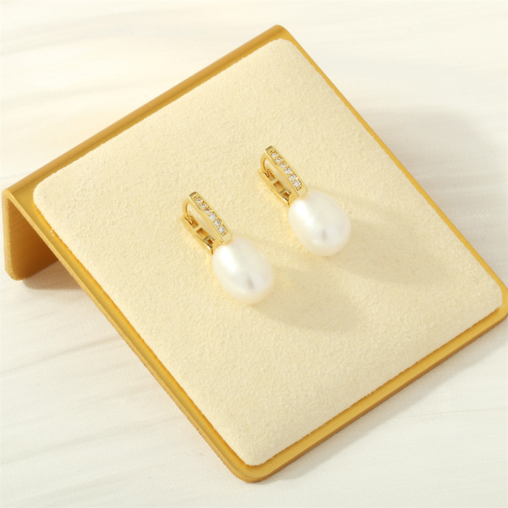 1 Pair Simple Style Irregular Round Plating Inlay Freshwater Pearl Copper Pearl Zircon 18k Gold Plated Drop Earrings display picture 8