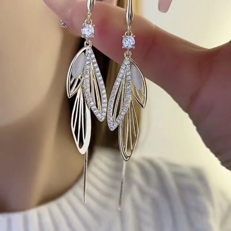1 Pair Ig Style Sweet Heart Shape Flower Butterfly Tassel Inlay Alloy Rhinestones Drop Earrings display picture 4