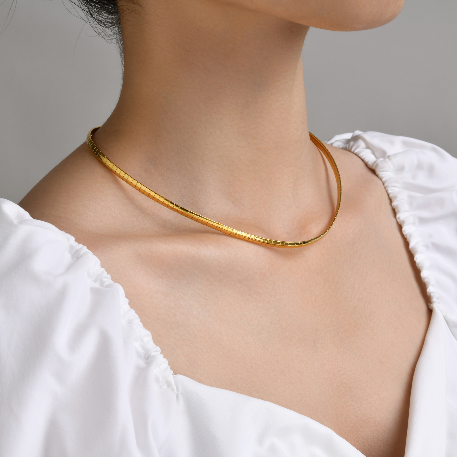 304 Stainless Steel 18K Gold Plated Simple Style Solid Color Choker display picture 3