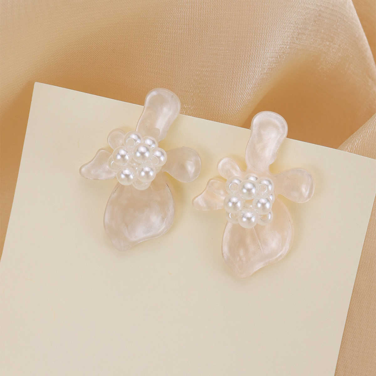 1 Pair Simple Style Geometric Flower Enamel Inlay Alloy Rhinestones Pearl Drop Earrings Ear Studs display picture 17