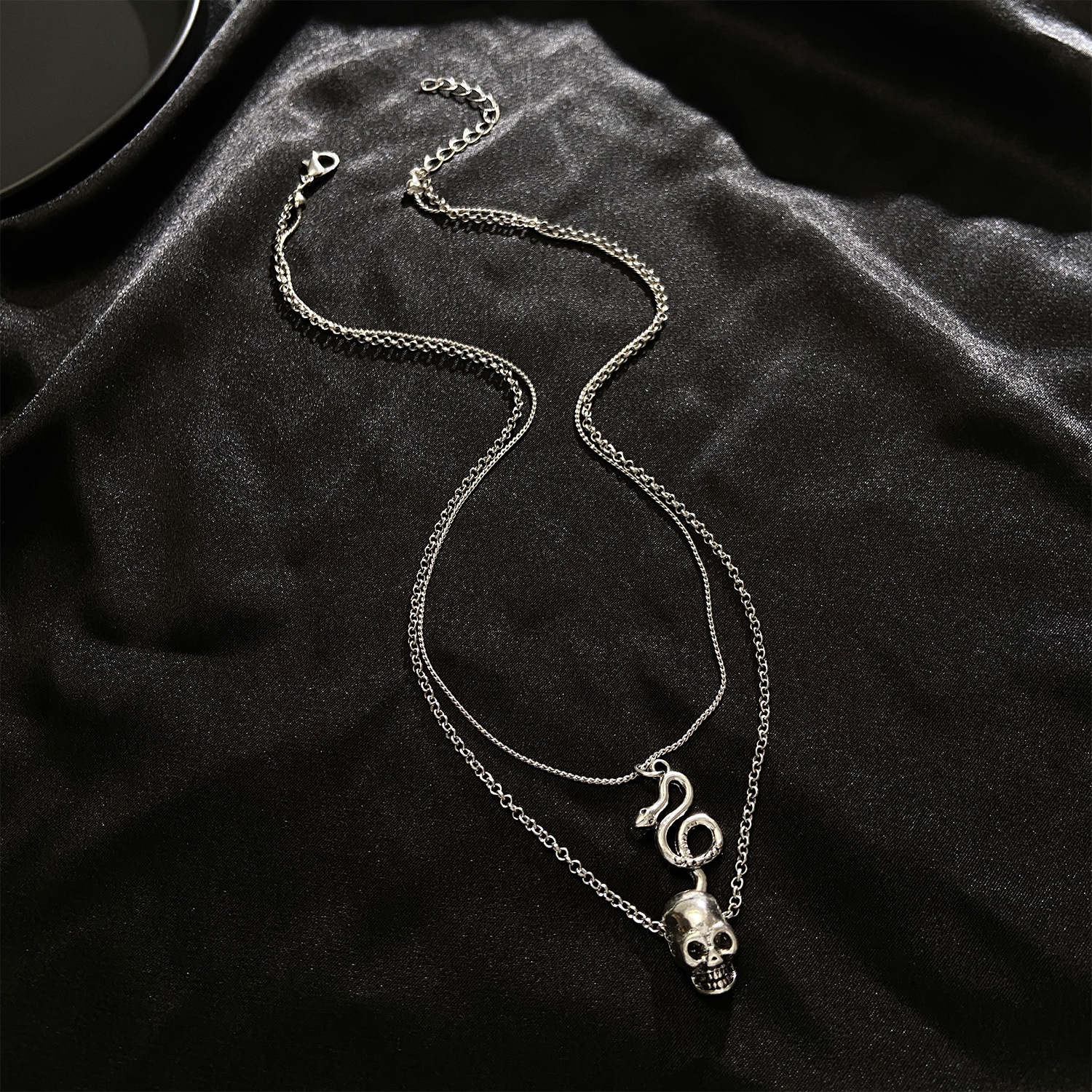 Gothic Punk Snake Lock Skull Alloy Plating Silver Plated Halloween Women's Layered Necklaces display picture 5