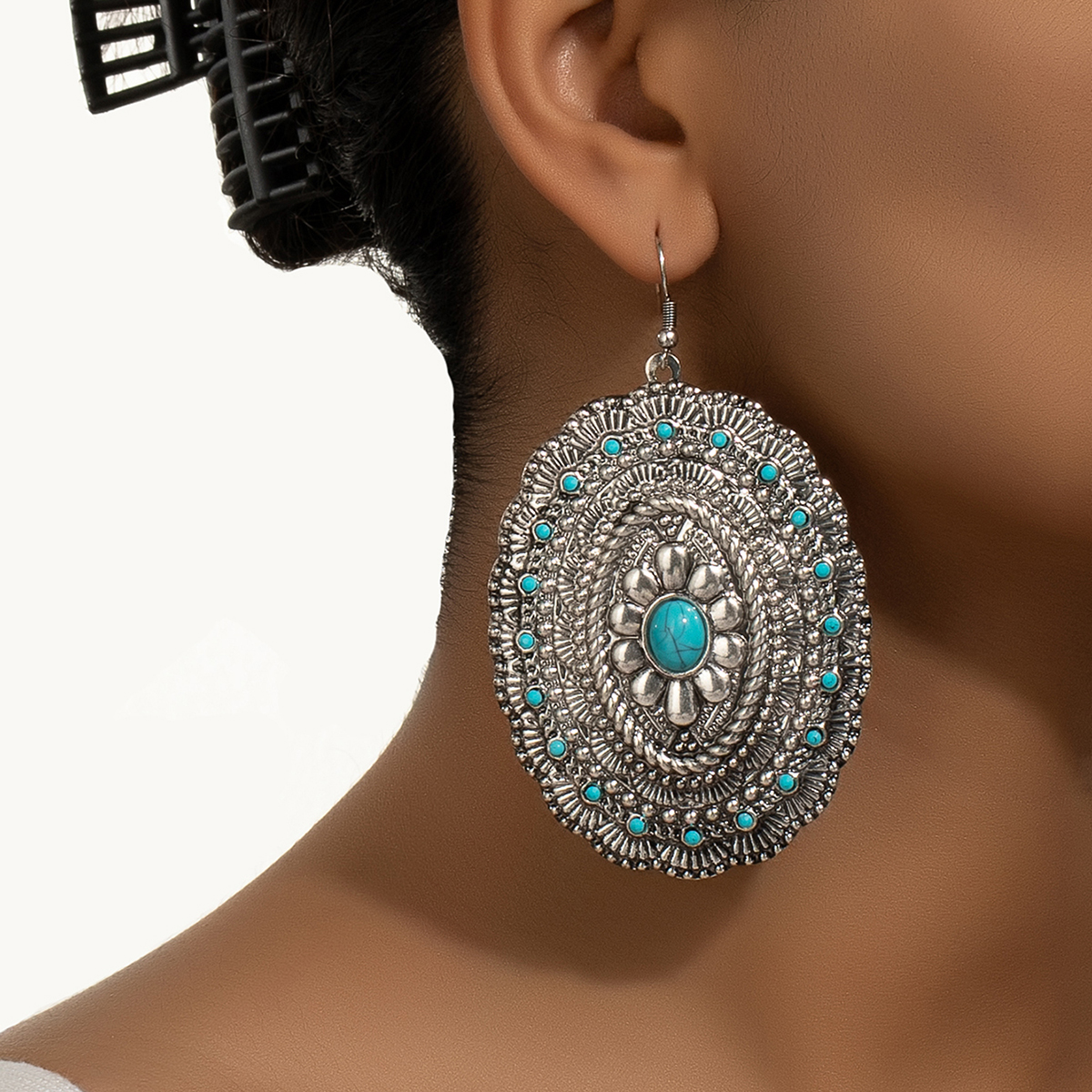 Bijoux En Gros Décontractée Élégant Rétro Rond Alliage Turquoise Incruster Boucles D'oreilles display picture 1