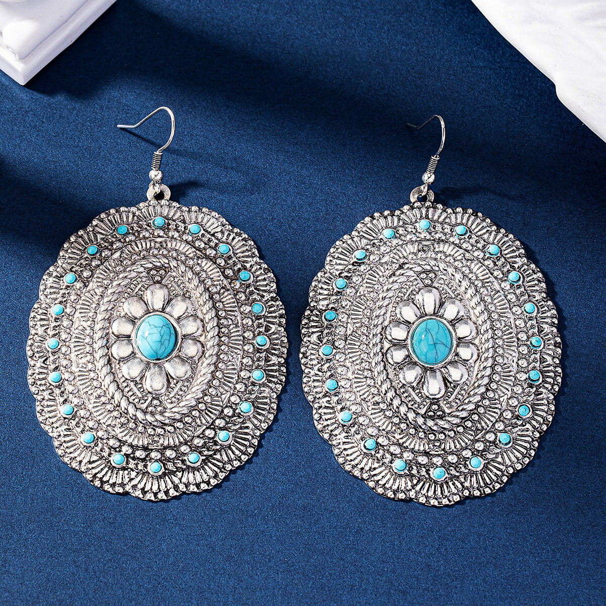 Wholesale Jewelry Casual Elegant Retro Round Alloy Turquoise Inlay Drop Earrings display picture 2