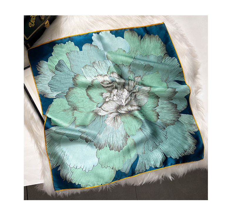 Women's Elegant Basic Flower Mulberry Silk Printing Silk Scarf display picture 7