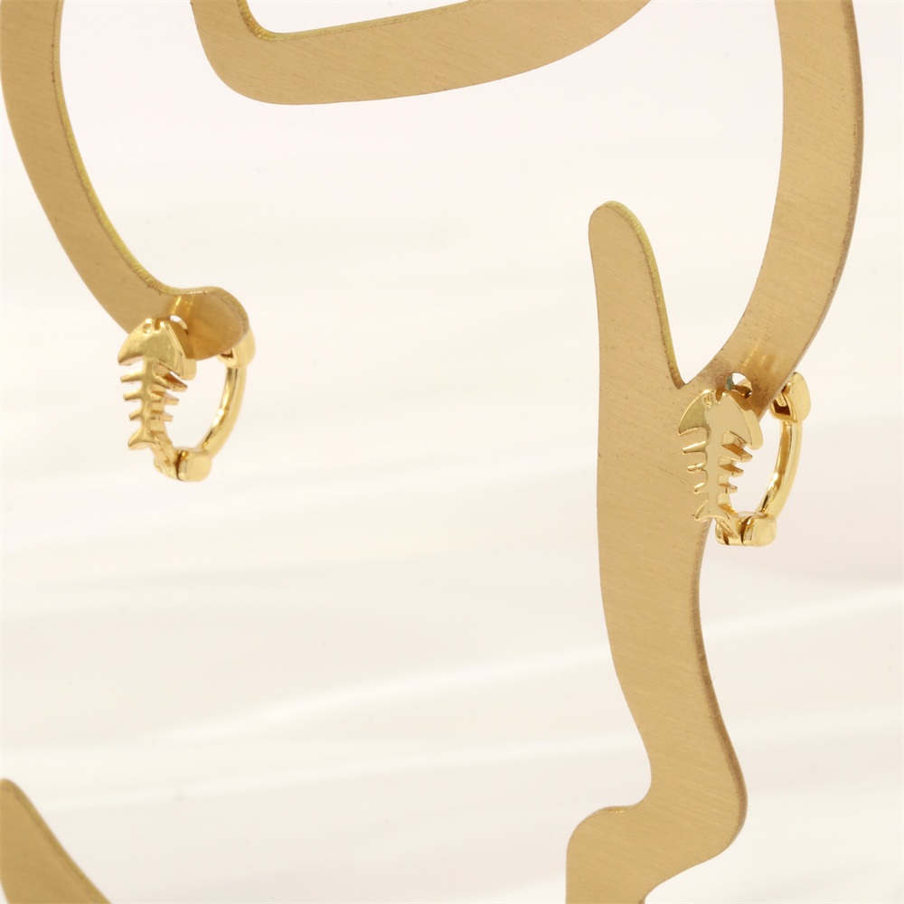 1 Paar Ig-stil Einfacher Stil Büroklammer Gräten Überzug Inlay Kupfer Zirkon 18 Karat Vergoldet Ohrringe display picture 6