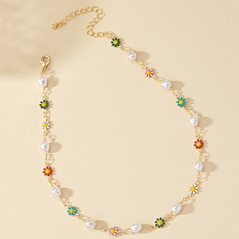 Ig-stil Retro Französische Art Perle Gänseblümchen Legierung Überzug Frau Halskette display picture 2