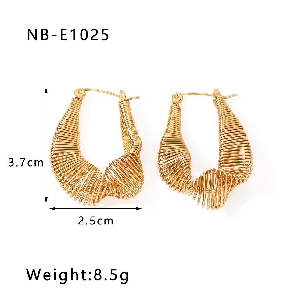 1 Pair IG Style Novelty British Style C Shape The Answer Twist Plating Braid Hollow Out Stainless Steel 18K Gold Plated Hoop Earrings display picture 1