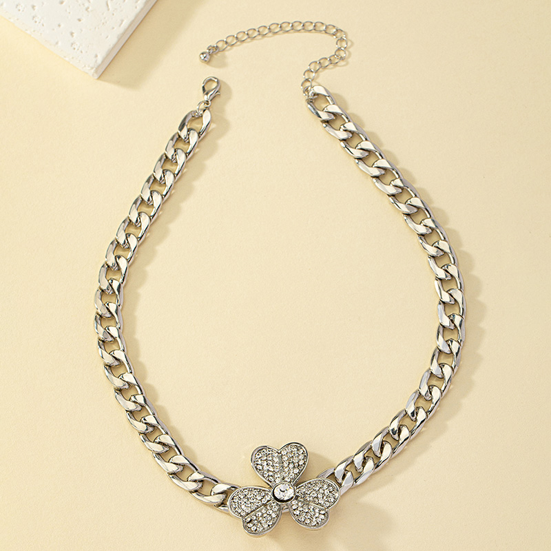 Elegant Sweet Shamrock Solid Color Alloy Plating Inlay Artificial Rhinestones 14k Gold Plated White Gold Plated Women's Choker display picture 2