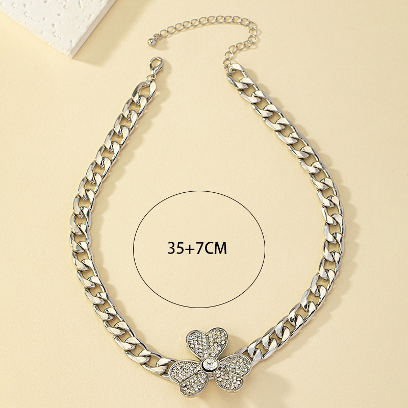 Elegant Sweet Shamrock Solid Color Alloy Plating Inlay Artificial Rhinestones 14k Gold Plated White Gold Plated Women's Choker display picture 4
