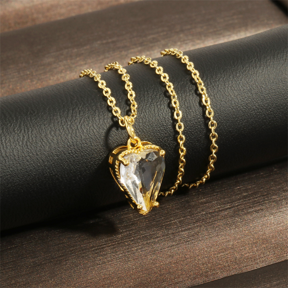 Elegant Sweet Heart Shape Copper Plating Inlay Zircon 18k Gold Plated Pendant Necklace display picture 6