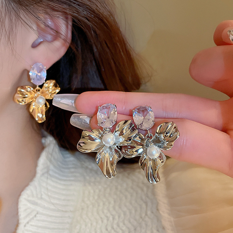 Wholesale Jewelry Elegant Vintage Style Flower Alloy Drop Earrings display picture 4