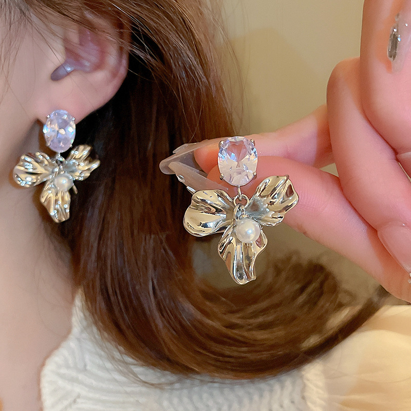 Wholesale Jewelry Elegant Vintage Style Flower Alloy Drop Earrings display picture 6