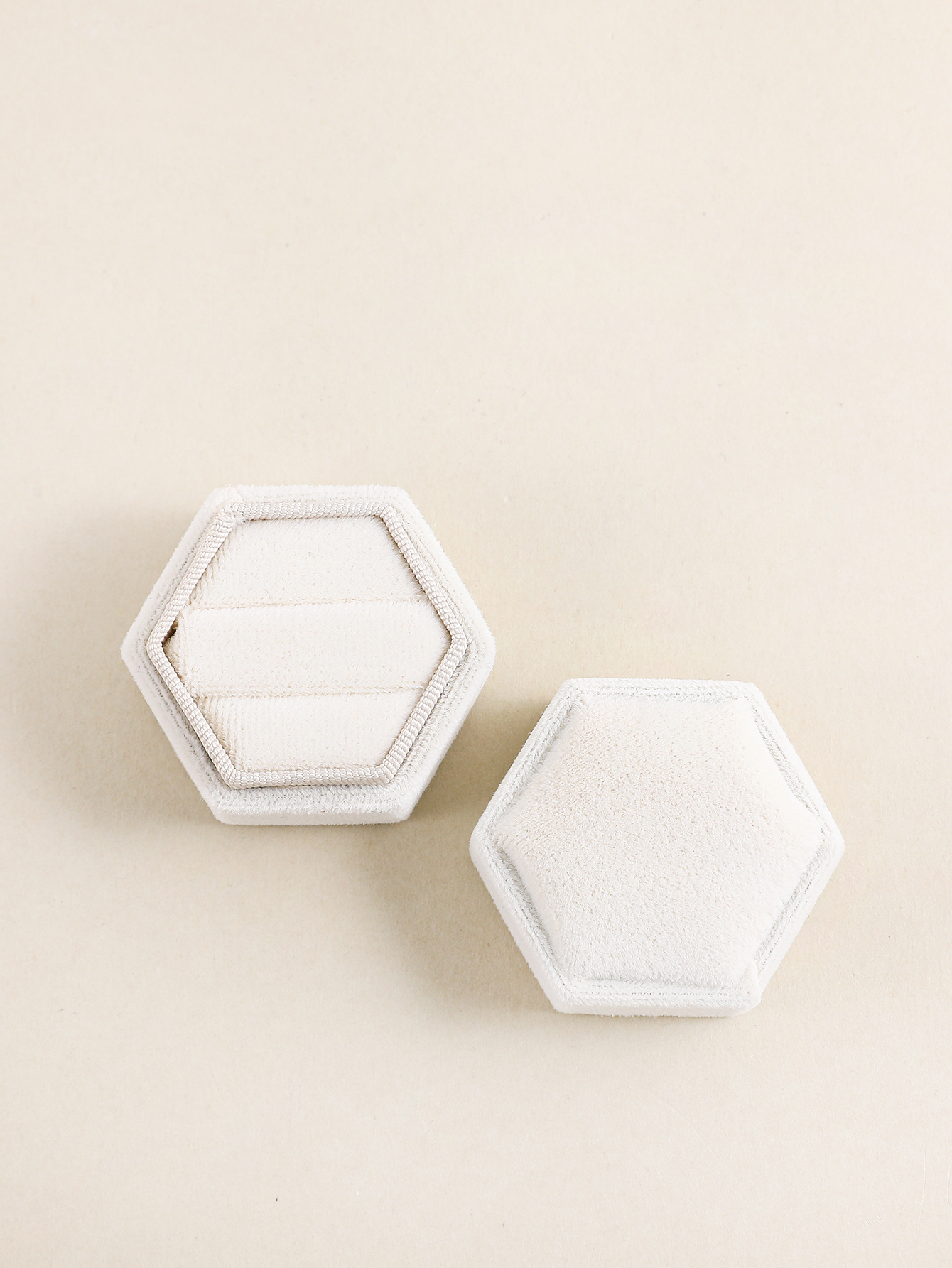 A Velvet Jewelry Single Ring Box Hexagonal Box Jewelry Ornament Flannel Gift Box display picture 7