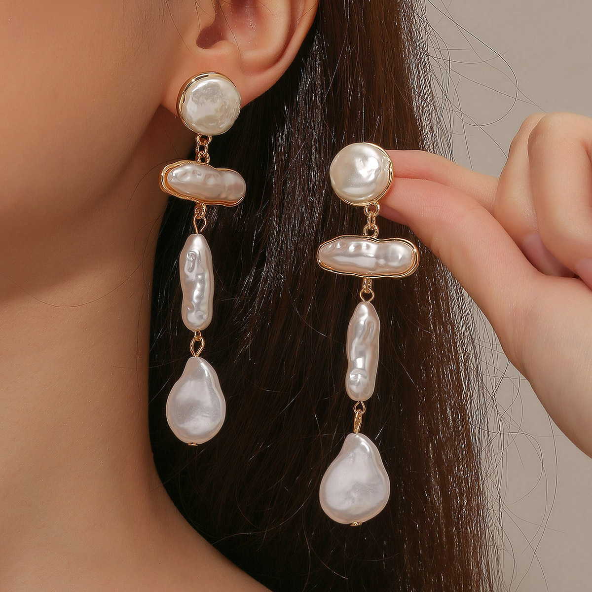 Wholesale Jewelry Vintage Style Simple Style Irregular Alloy Baroque Pearls Artificial Pearls Rhinestones Asymmetrical Inlay Drop Earrings display picture 1