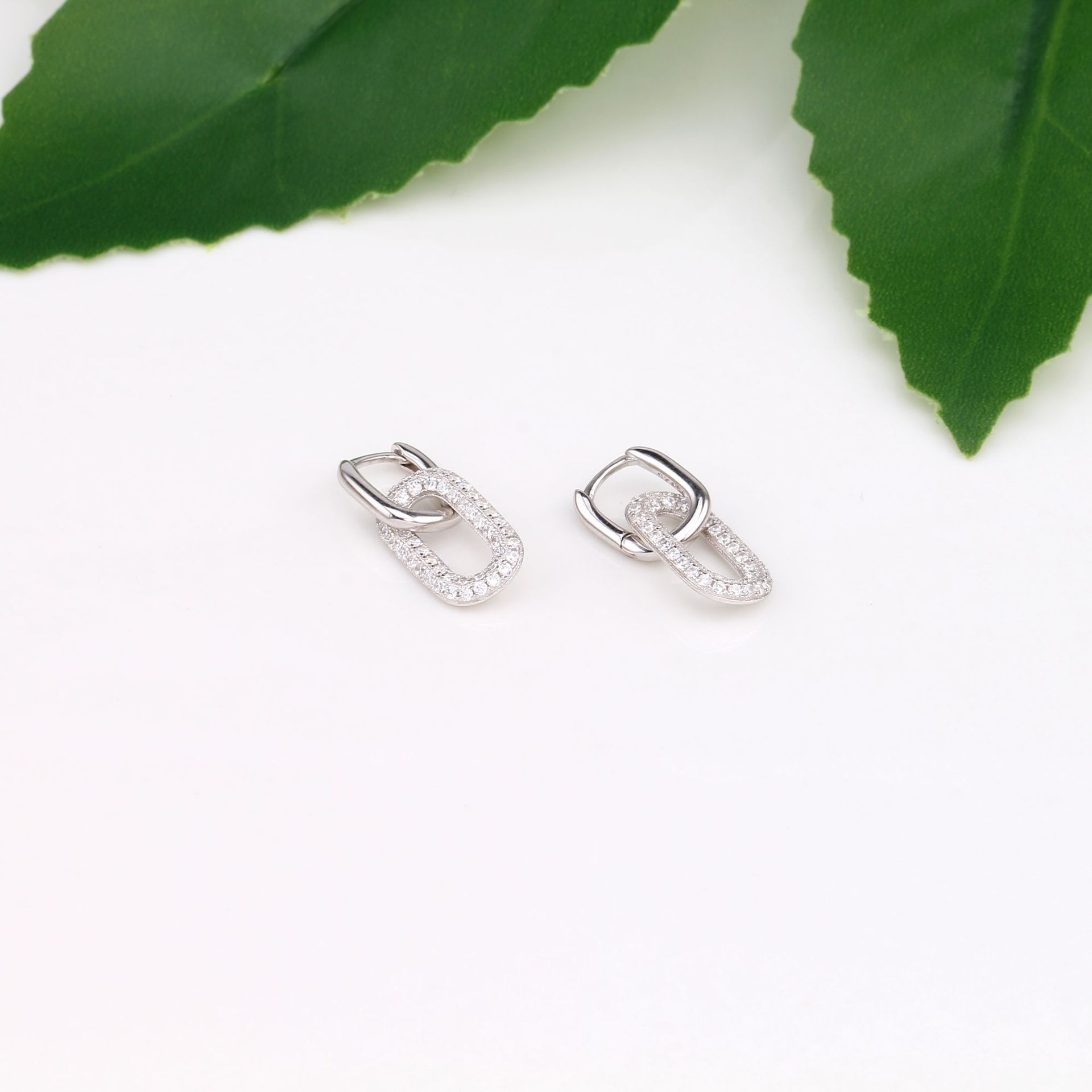 1 Paire Style Simple Géométrique Couleur Unie Incruster Argent Sterling Zircon Boucles D'oreilles display picture 9