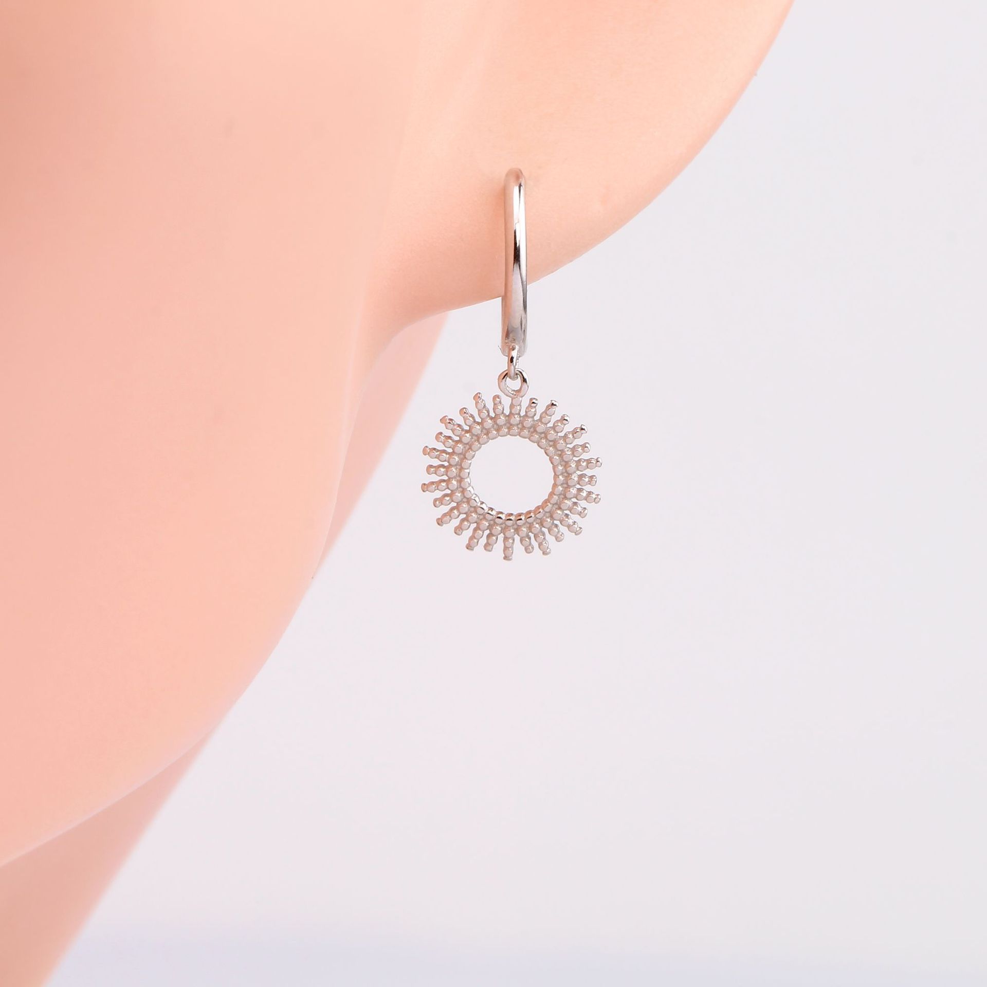 1 Pair Vintage Style Simple Style Sunflower Solid Color Plating Sterling Silver Drop Earrings display picture 5