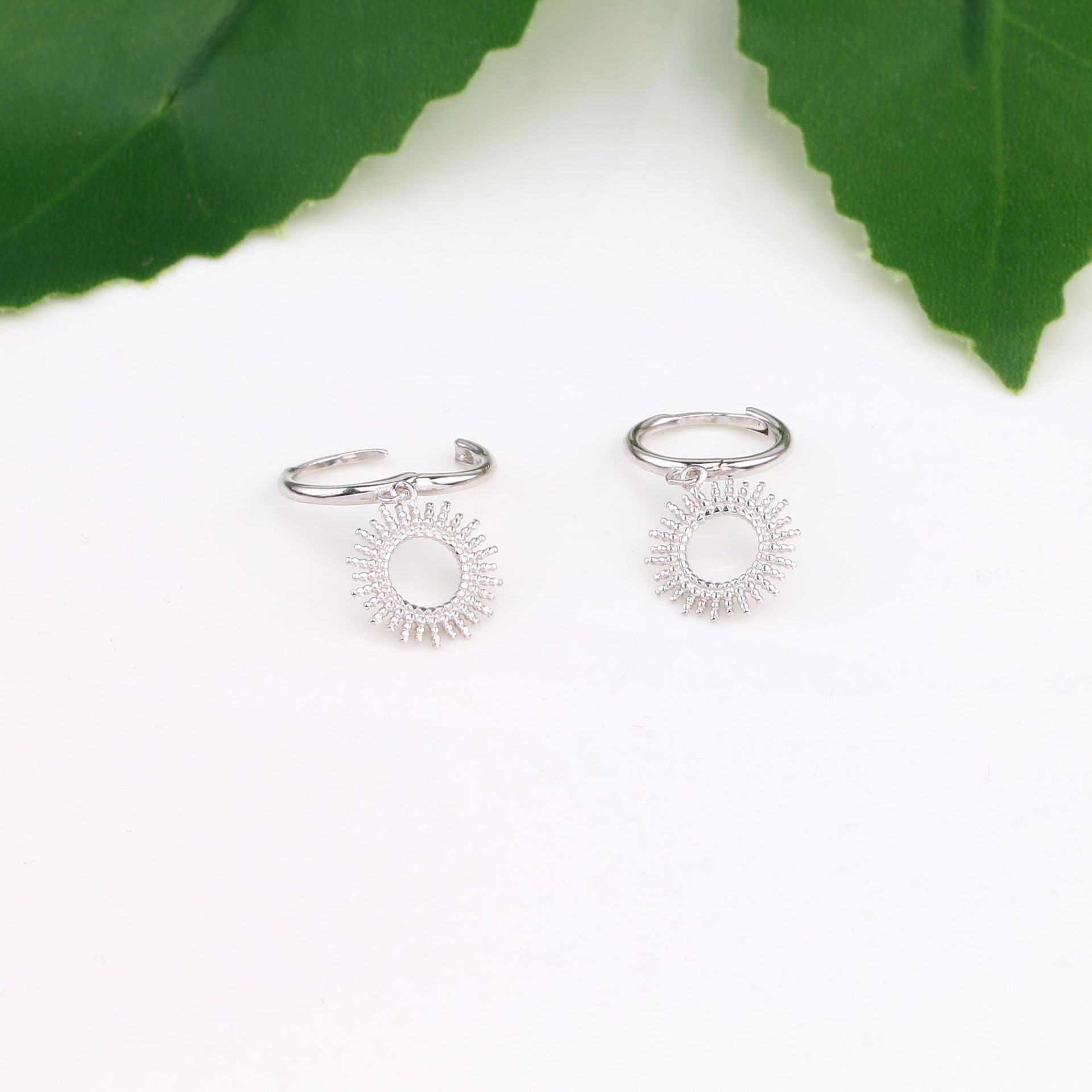 1 Pair Vintage Style Simple Style Sunflower Solid Color Plating Sterling Silver Drop Earrings display picture 11