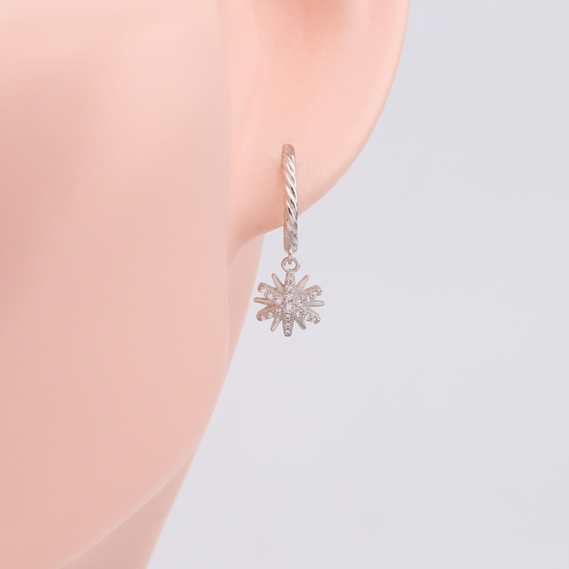 1 Pair Vintage Style Solid Color Snowflake Inlay Sterling Silver Zircon White Gold Plated Gold Plated Drop Earrings display picture 6
