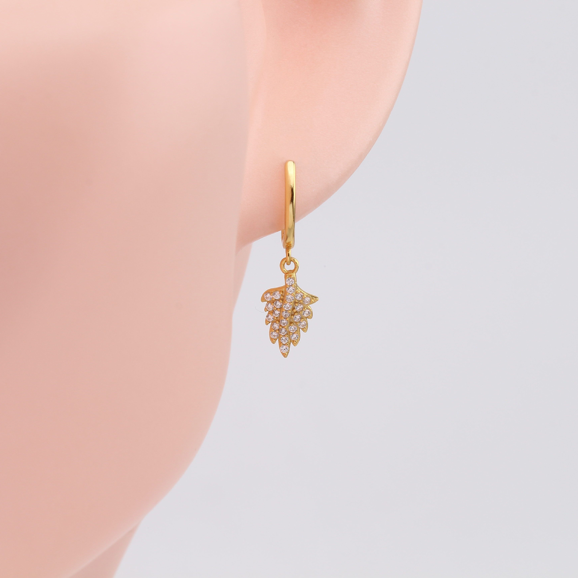 1 Pair Vintage Style Simple Style Leaf Solid Color Inlay Sterling Silver Zircon Drop Earrings display picture 5