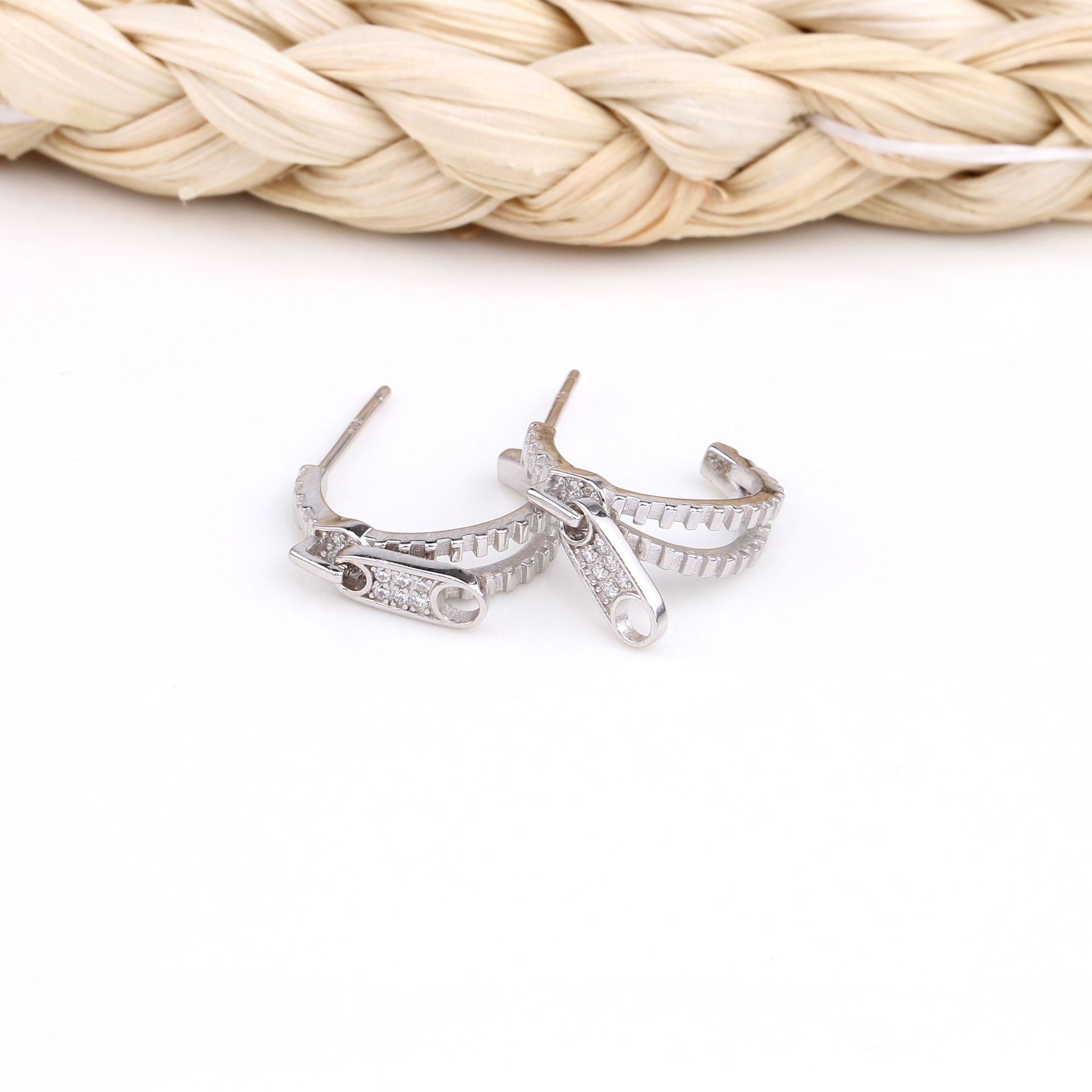 1 Pair Basic C Shape Sterling Silver Earrings display picture 9
