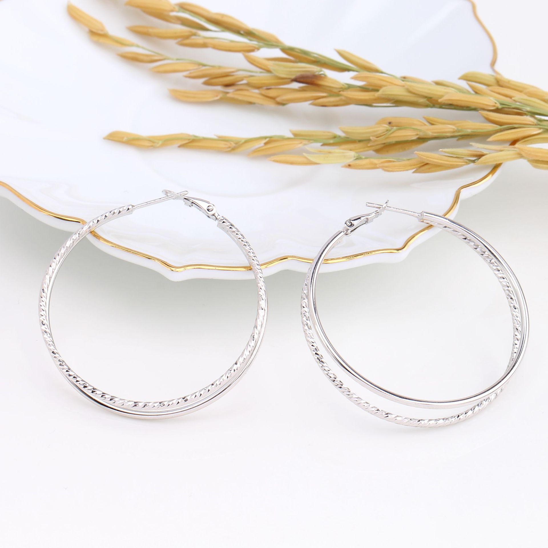 1 Pair Simple Style Round Plating Sterling Silver Earrings display picture 8
