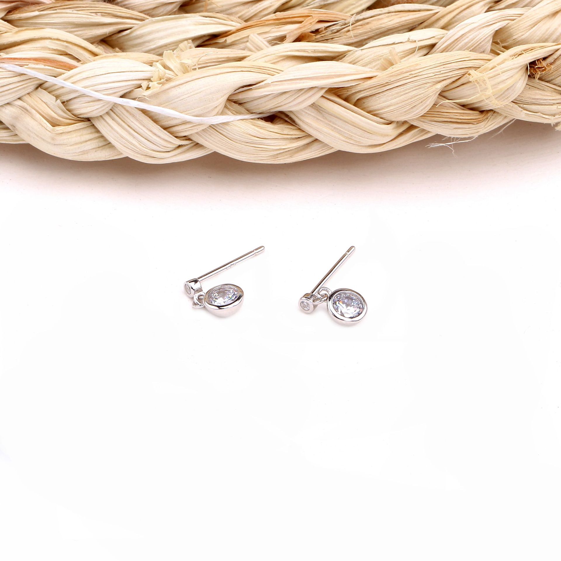 1 Pair Simple Style Commute Geometric Inlay Sterling Silver Gem Earrings display picture 7