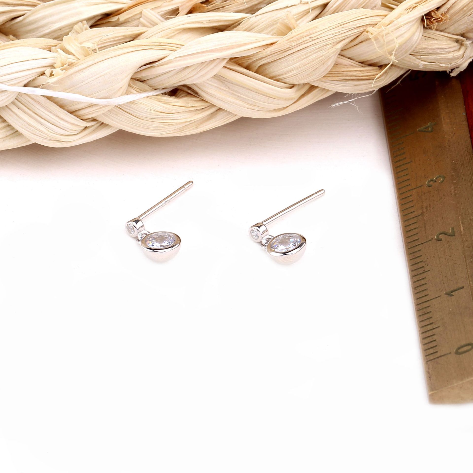 1 Pair Simple Style Commute Geometric Inlay Sterling Silver Gem Earrings display picture 8