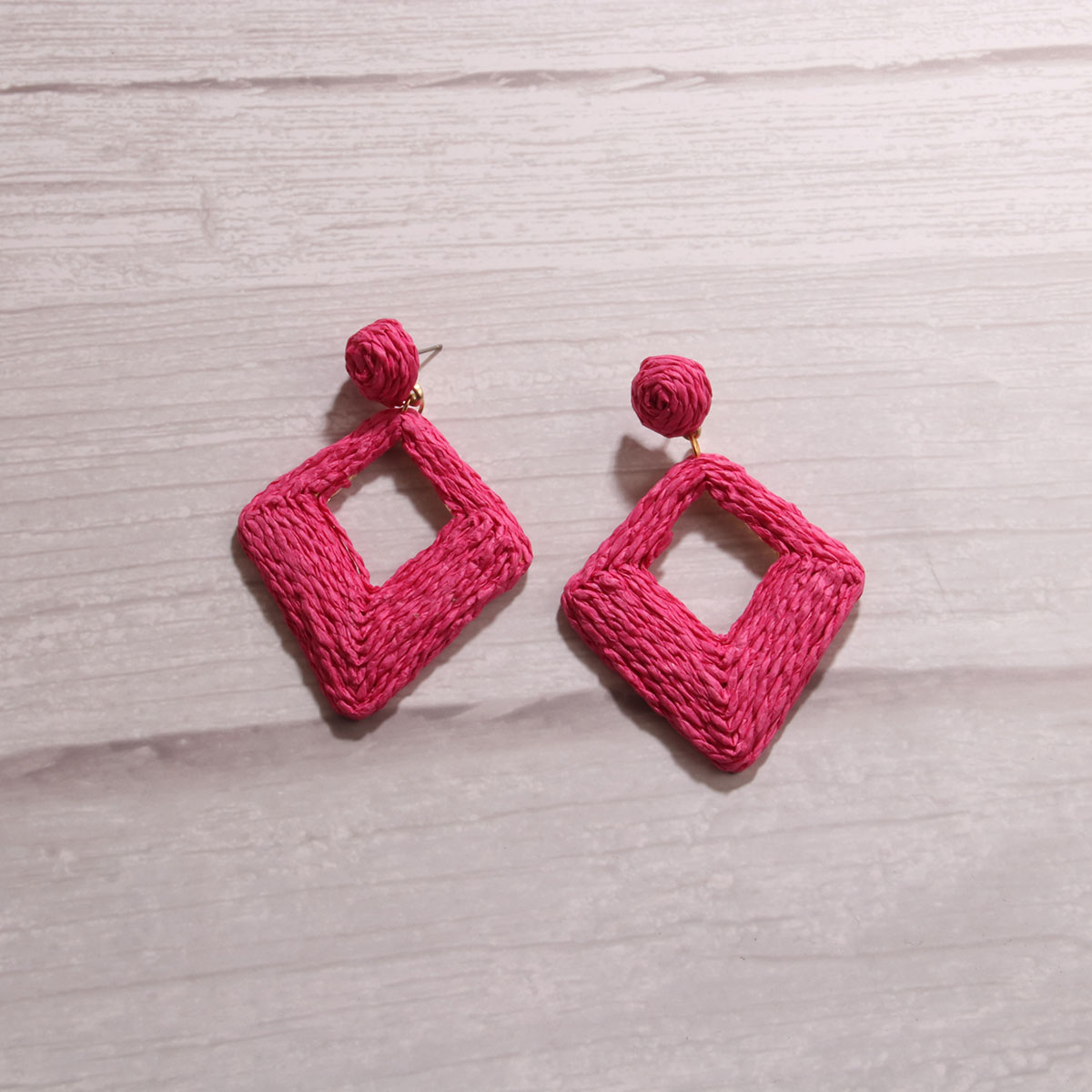 1 Pair Exaggerated Simple Style Quadrilateral Handmade Alloy Raffia Drop Earrings display picture 2