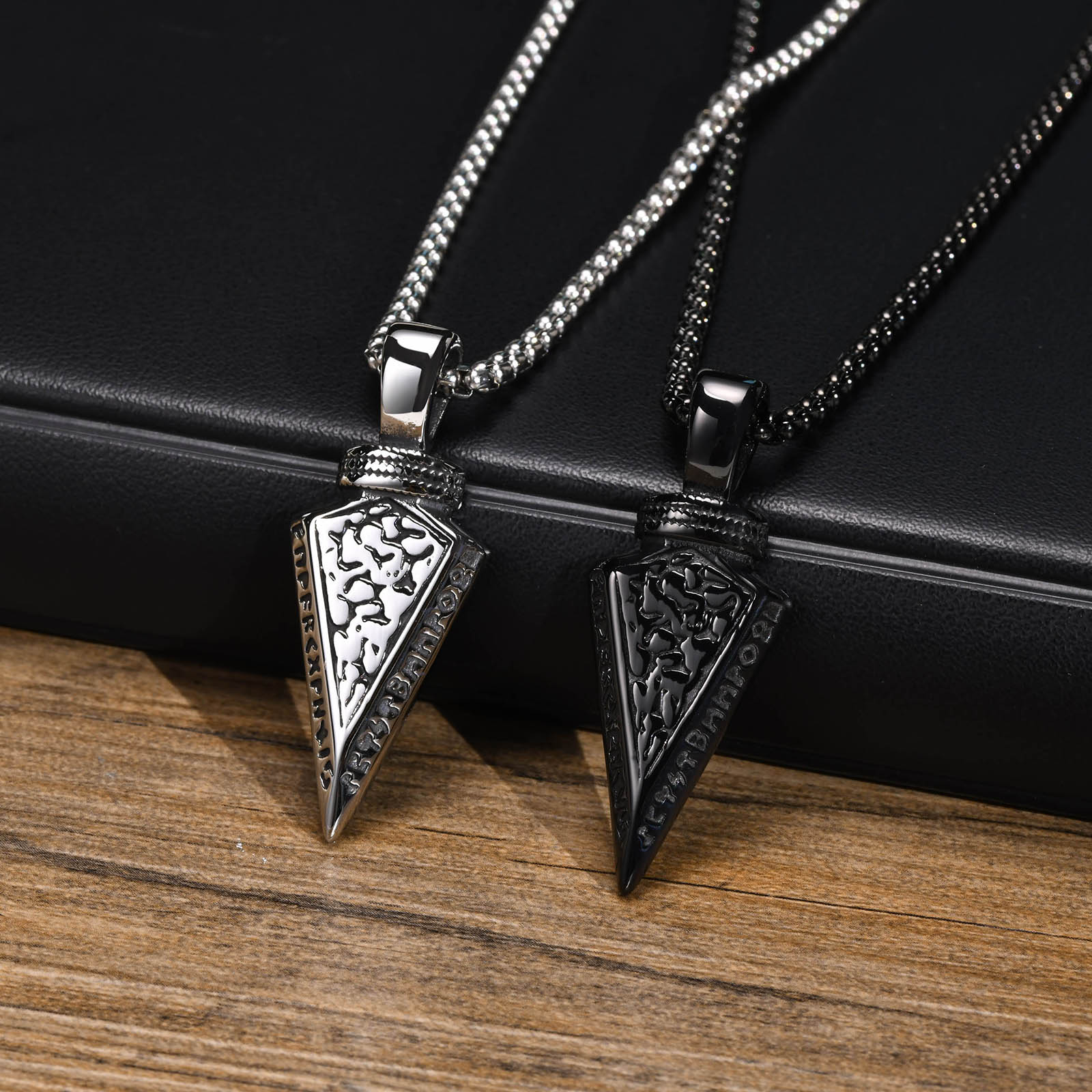 Punk Classic Style Arrow Stainless Steel Men'S Pendant Necklace display picture 2