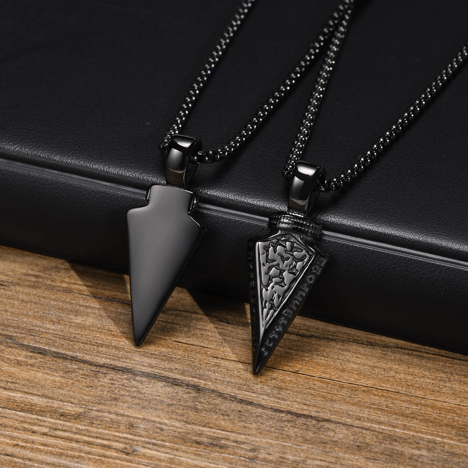 Punk Classic Style Arrow Stainless Steel Men'S Pendant Necklace display picture 1