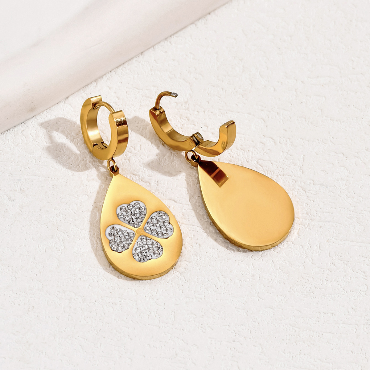 1 Pair Elegant Commute Oval Heart Shape Butterfly Plating Inlay 201 Stainless Steel Glass 18K Gold Plated Drop Earrings display picture 1