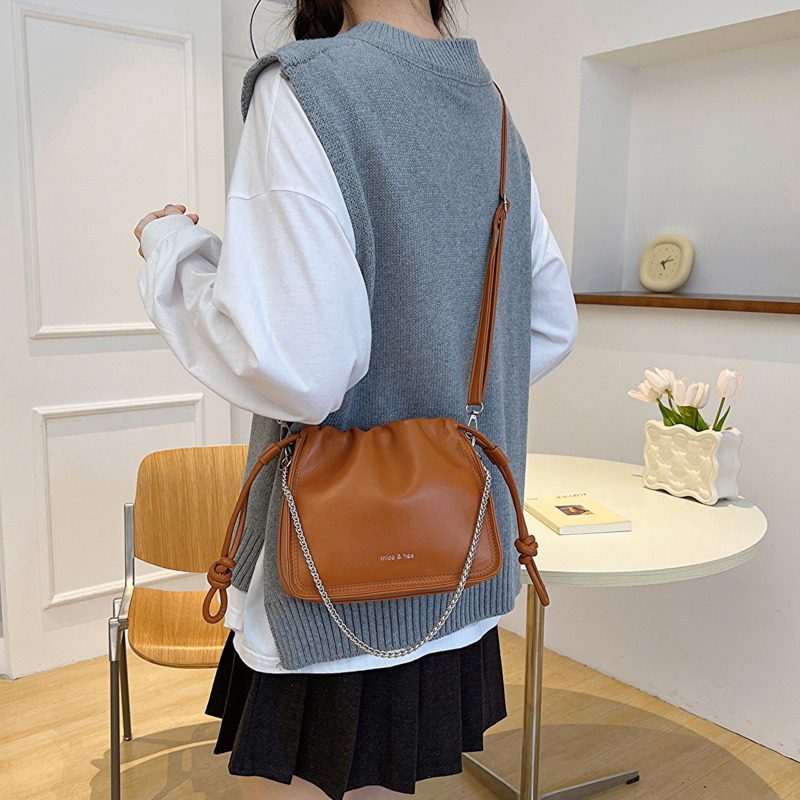 Women's Pu Leather Solid Color Elegant Bucket String Shoulder Bag Crossbody Bag display picture 11