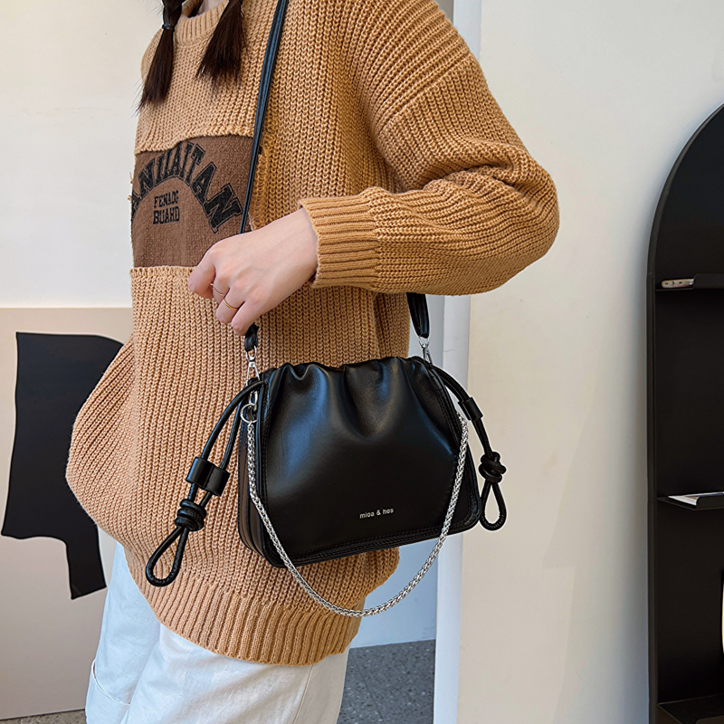 Women's Pu Leather Solid Color Elegant Bucket String Shoulder Bag Crossbody Bag display picture 8