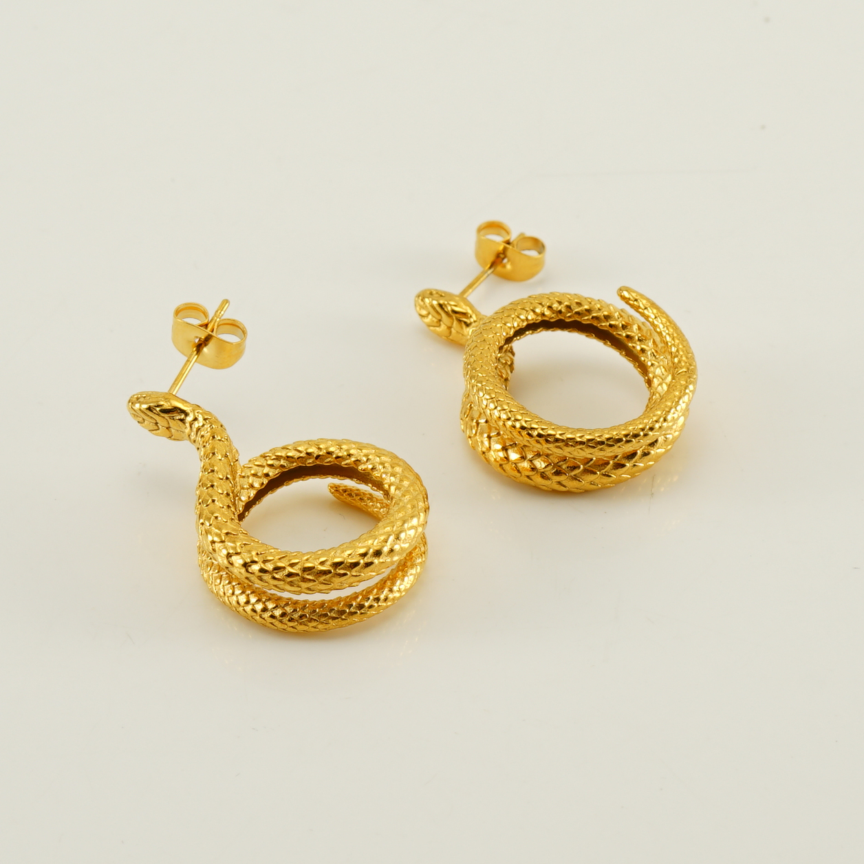 1 Paire Élégant Rétro Serpent Polissage Placage Acier Inoxydable Plaqué Or 18K Boucles D'Oreilles display picture 2