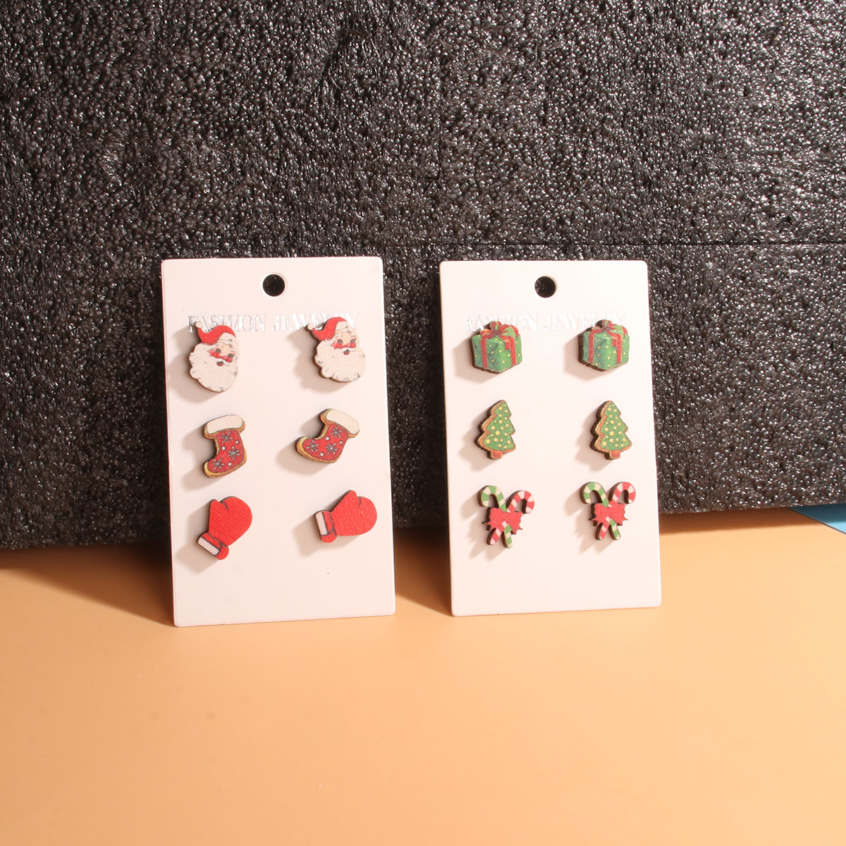 1 Set Cute Simple Style Christmas Tree Santa Claus Sock Printing Wood Ear Studs display picture 14
