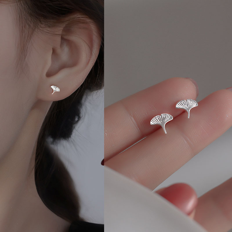 1 Pair Simple Style Commute Ginkgo Leaf Copper Ear Studs display picture 4
