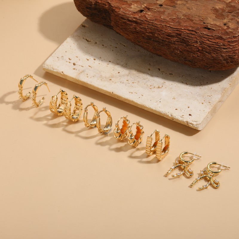 1 Pair Simple Style Twist Plating Copper 14k Gold Plated Hoop Earrings Drop Earrings display picture 2