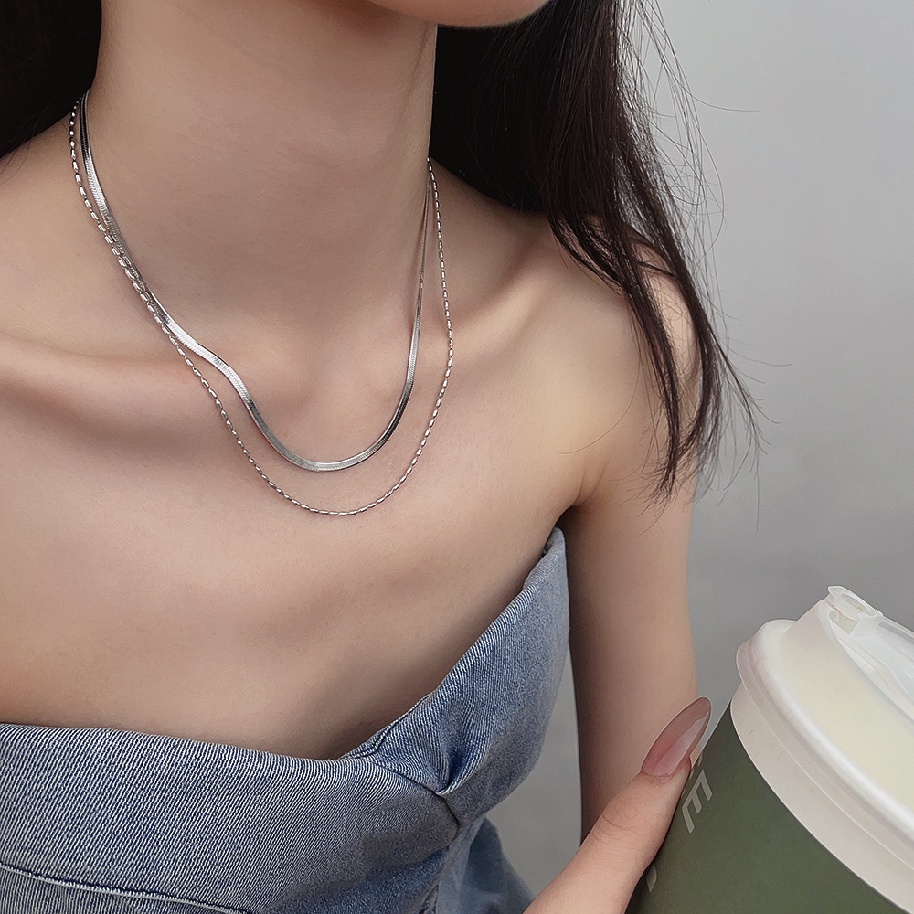 925 Sterling Silver Double Layer Twin Snake Bone Fine Necklace Female Special-interest Design High-grade Olive Choker Blade Clavicle Chain display picture 6