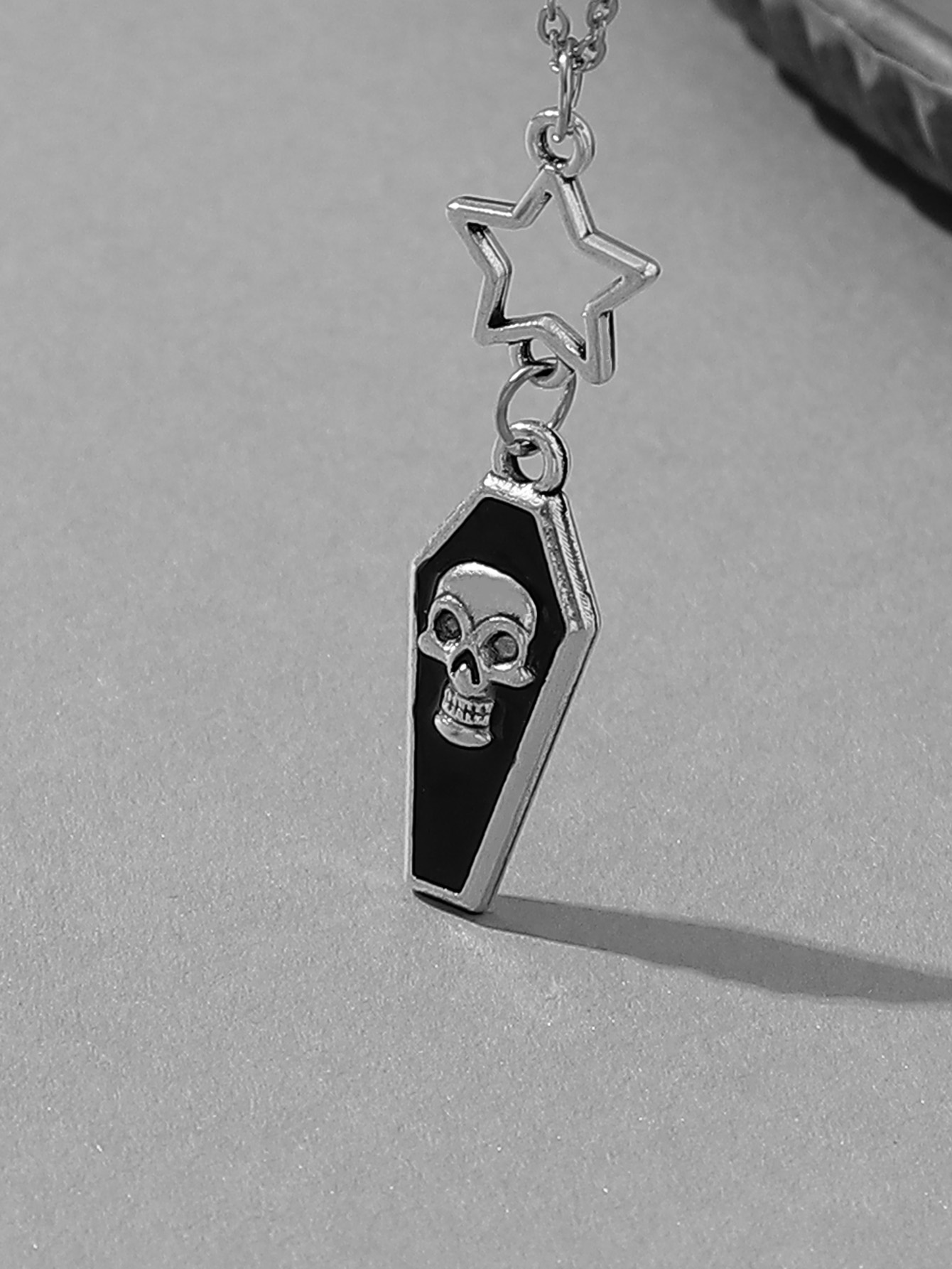 Retro Punk Pentagram Skull Alloy Enamel Unisex Pendant Necklace display picture 6