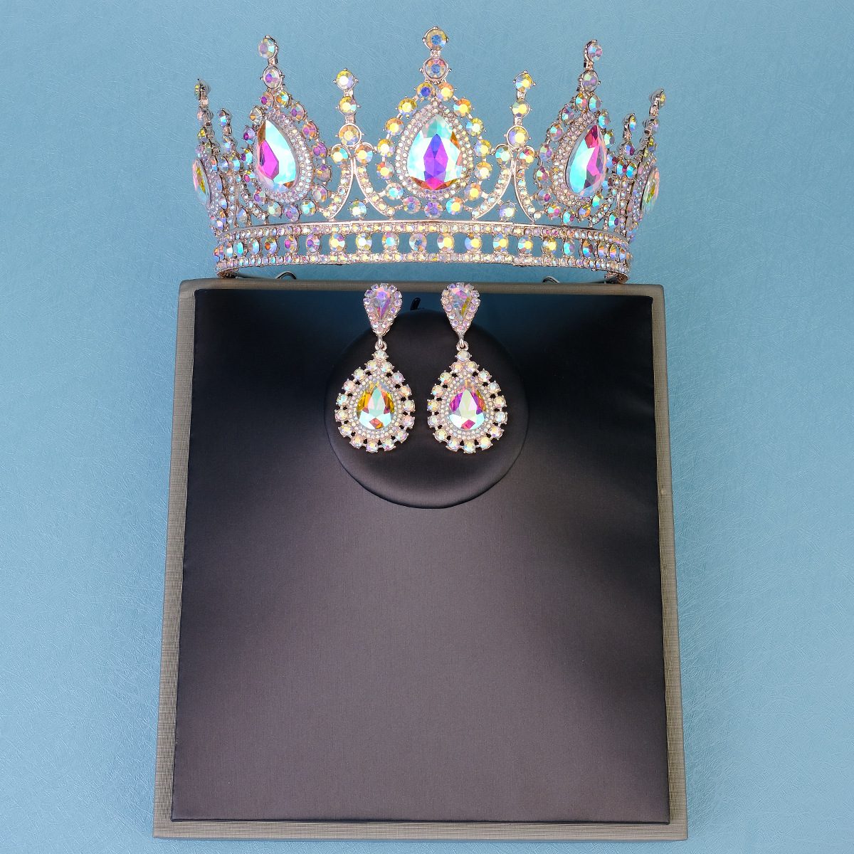 Retro Water Droplets Alloy Hollow Out Inlay Rhinestones Crown Earrings display picture 2