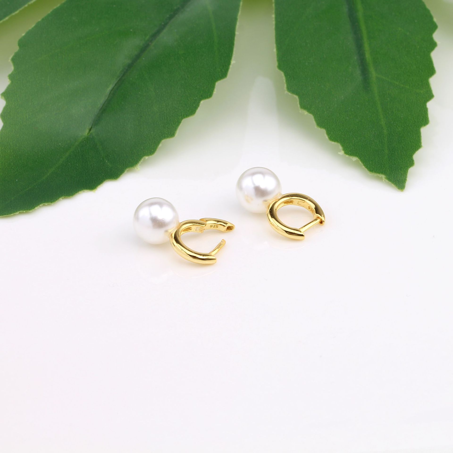 1 Pair Simple Style Round Plating Inlay Sterling Silver Pearl White Gold Plated Gold Plated Earrings display picture 11