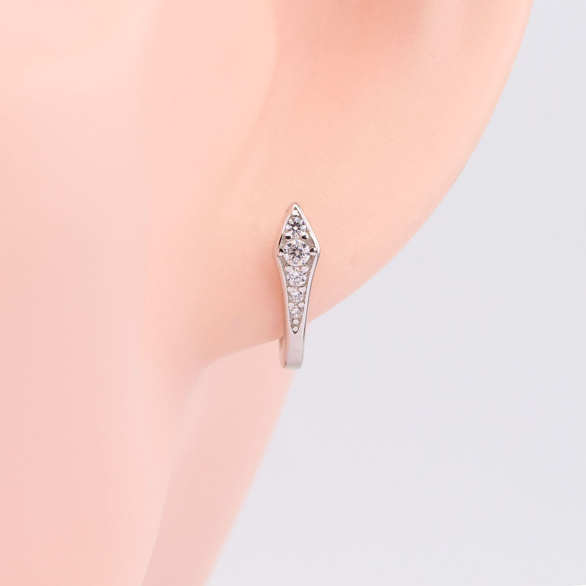 1 Pair Simple Style Shiny U Shape Plating Inlay Sterling Silver Zircon White Gold Plated Gold Plated Earrings display picture 6