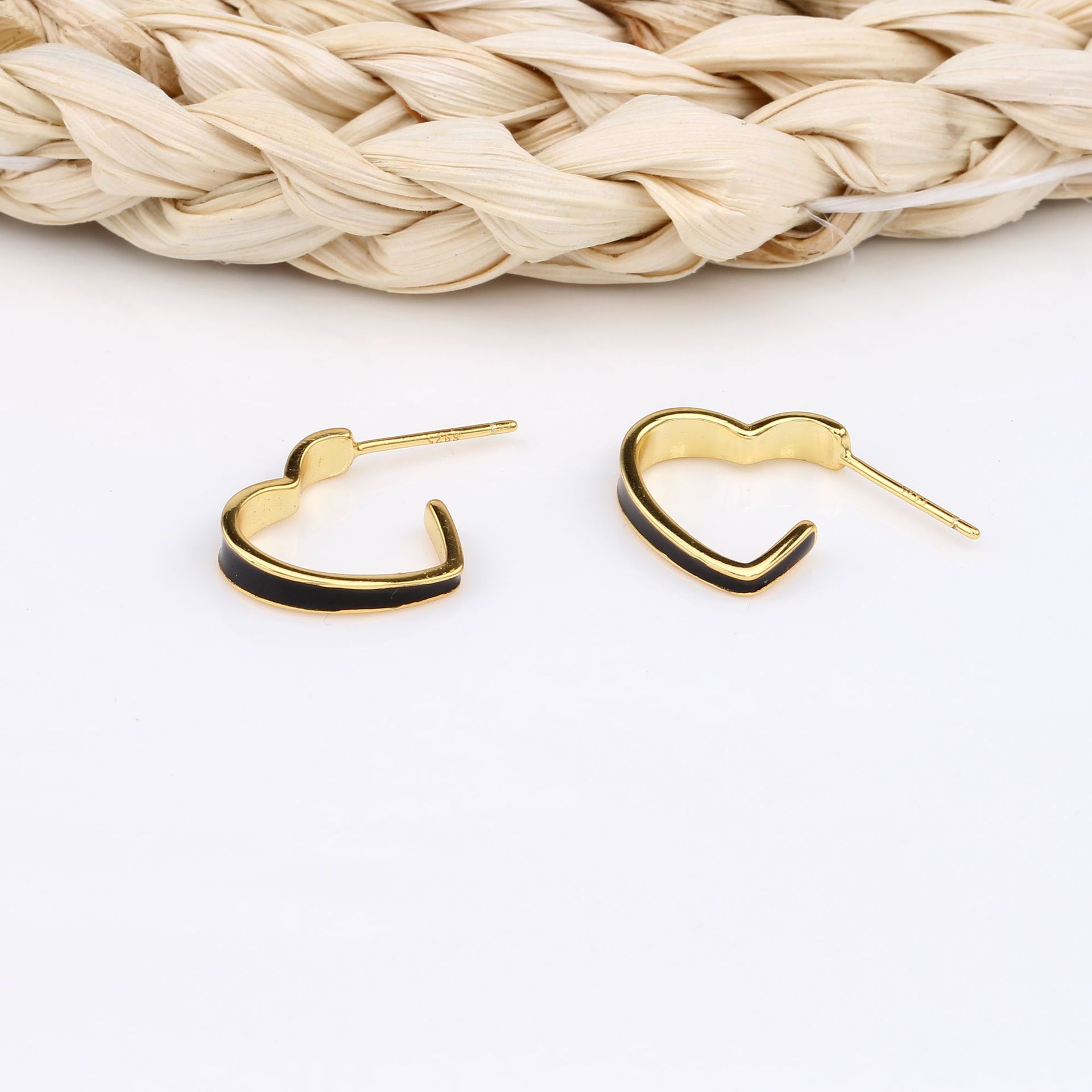 1 Pair Simple Style Heart Shape Epoxy Plating Sterling Silver Ear Studs display picture 7