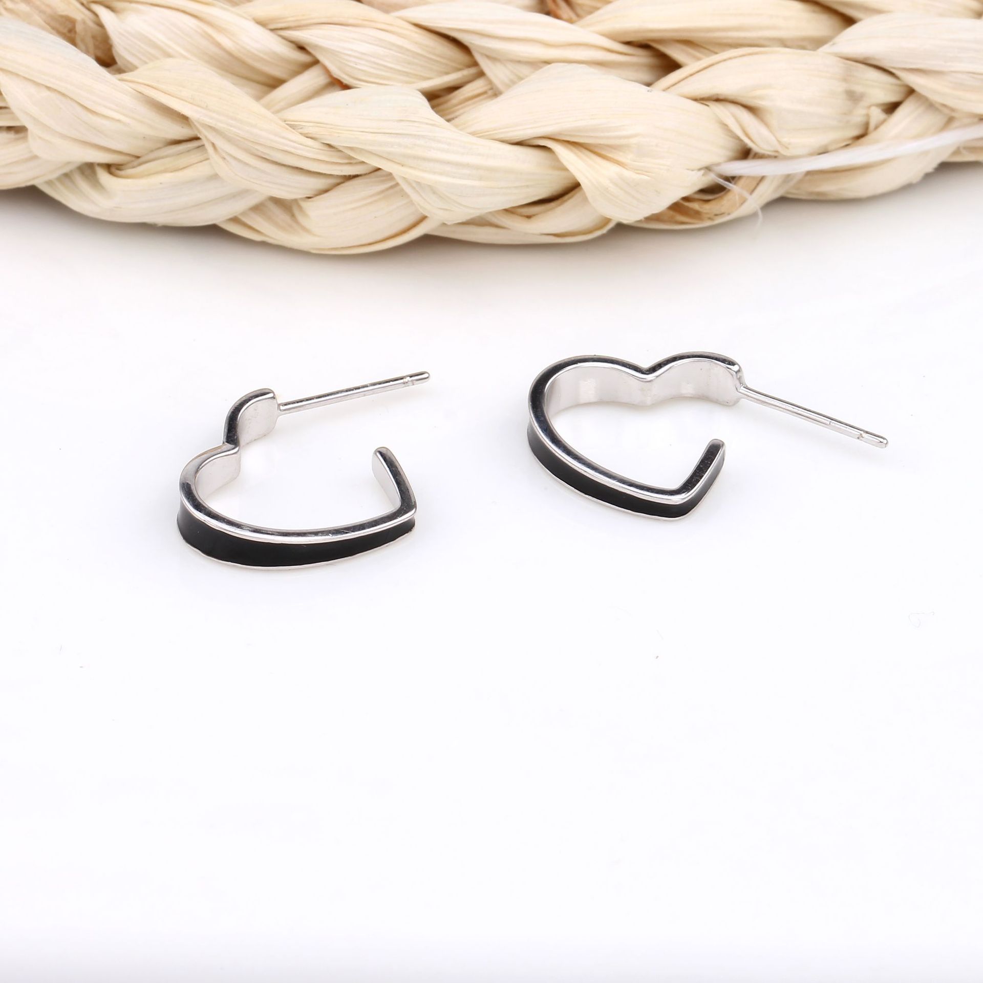 1 Pair Simple Style Heart Shape Epoxy Plating Sterling Silver Ear Studs display picture 8