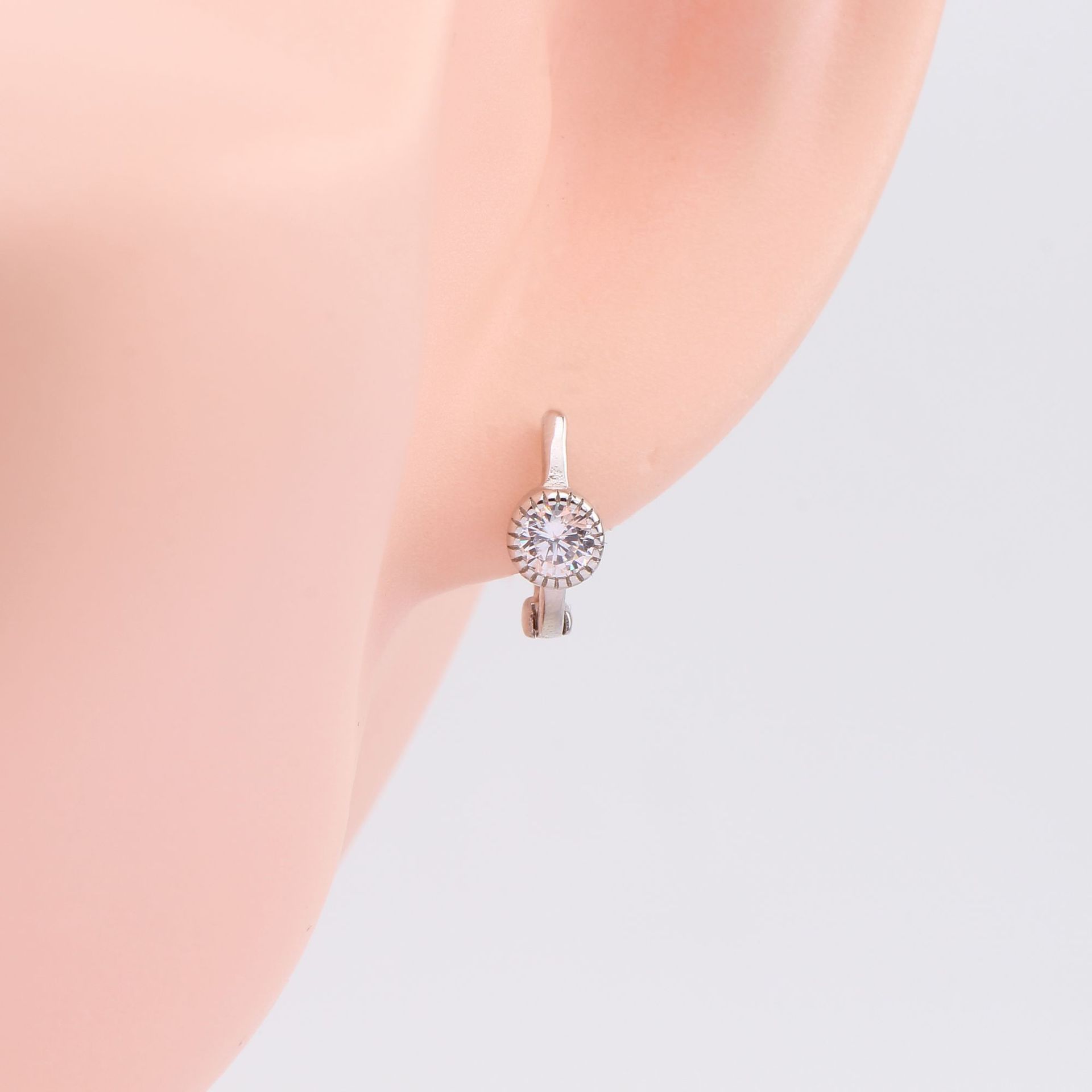 1 Pair Simple Style Round Plating Inlay Sterling Silver Zircon White Gold Plated Gold Plated Earrings display picture 16