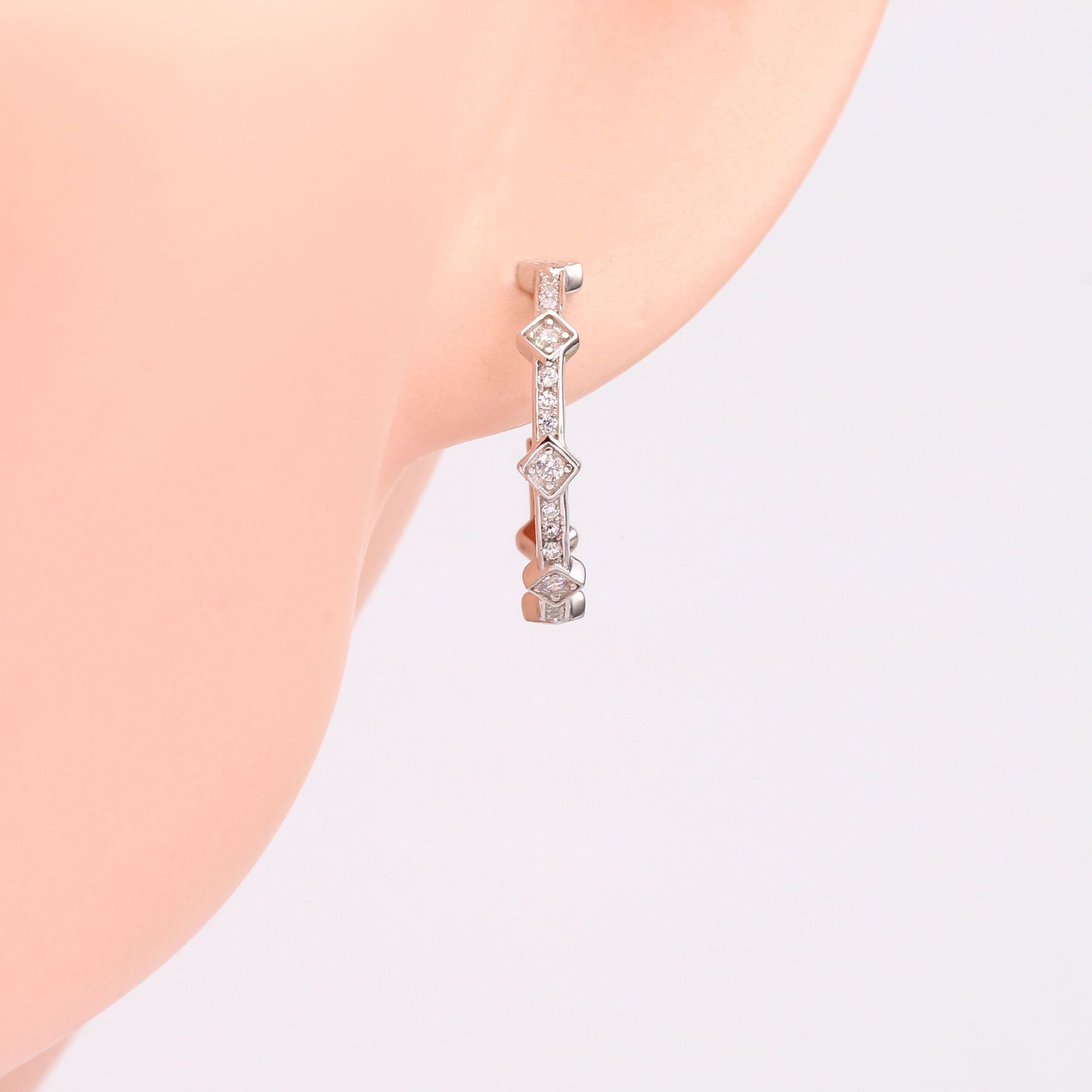 1 Pair Simple Style C Shape Inlay Sterling Silver Zircon Ear Studs display picture 5