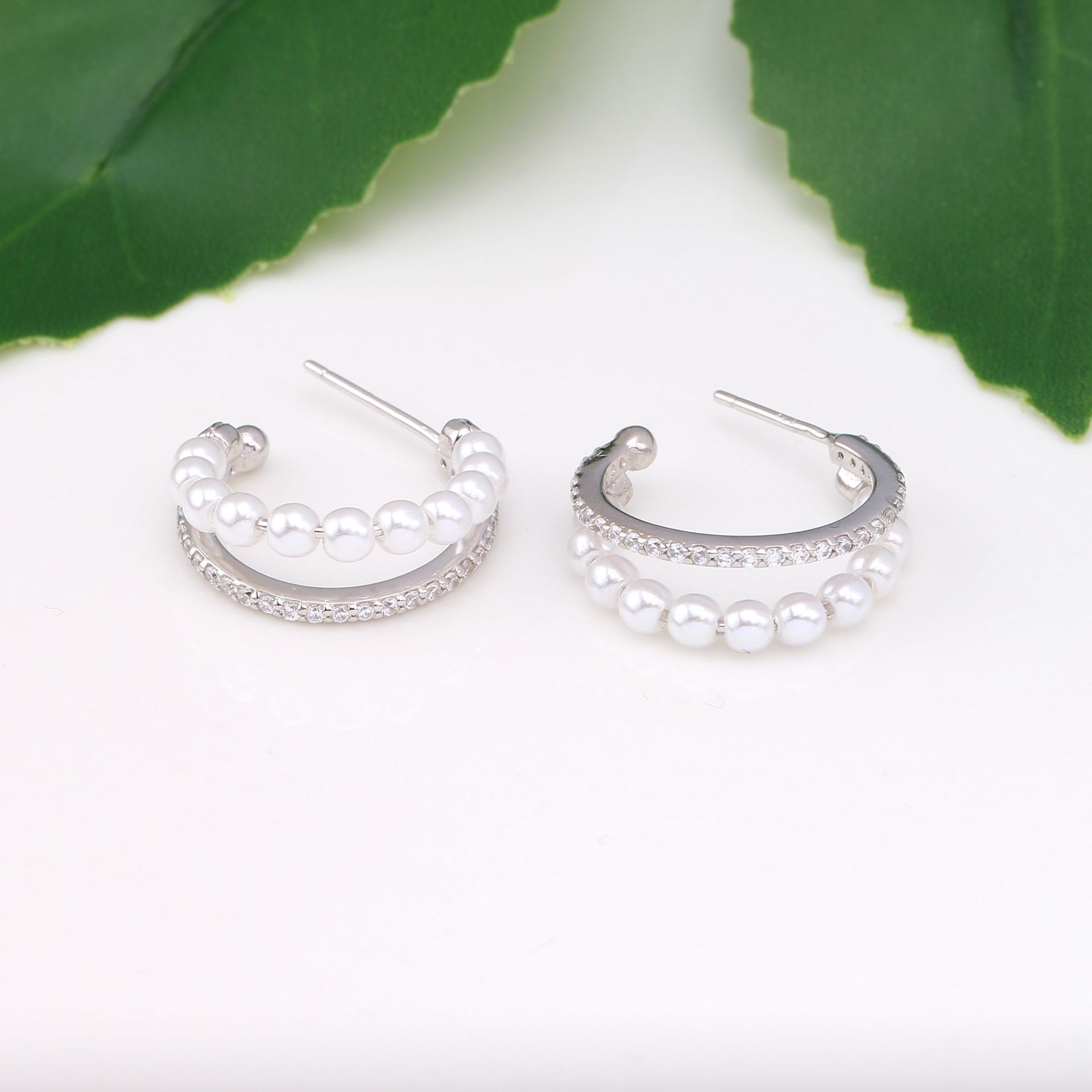 1 Pair Lady U Shape Inlay Sterling Silver Artificial Pearls Zircon Ear Studs display picture 10