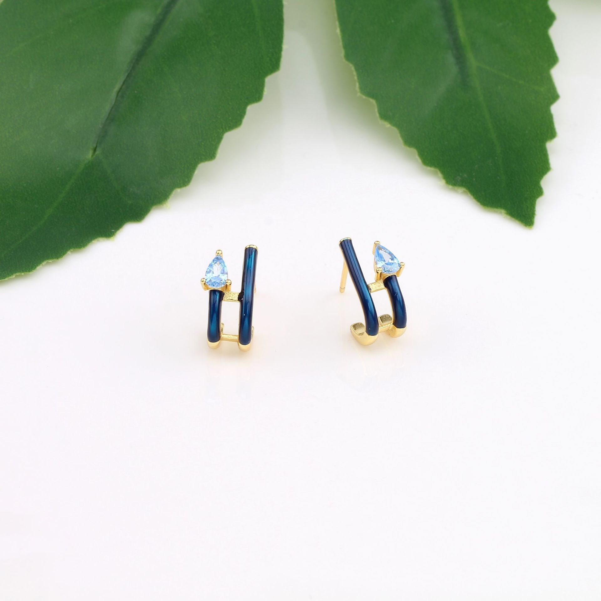 1 Pair Basic Water Droplets Asymmetrical Enamel Sterling Silver Ear Studs display picture 9