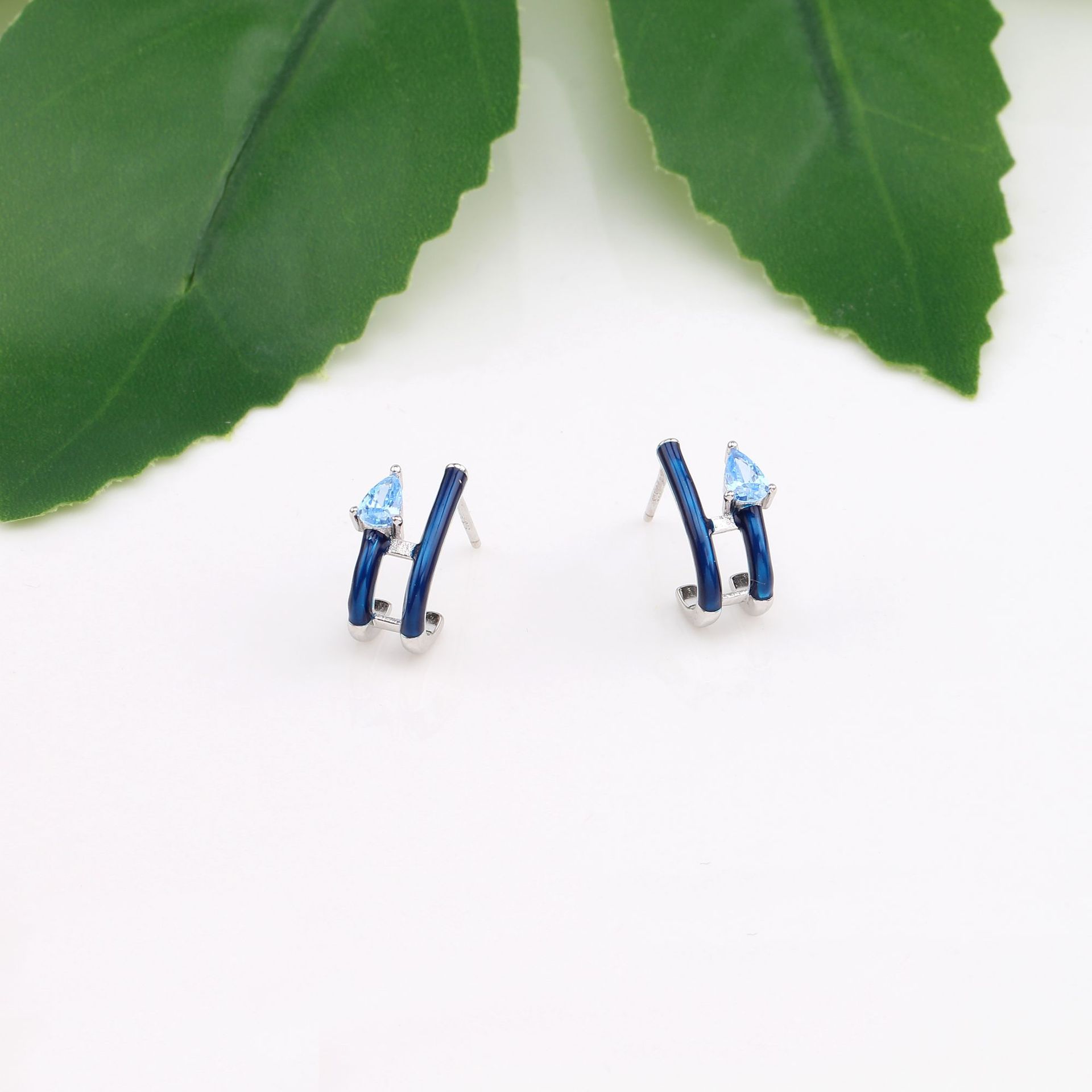 1 Pair Basic Water Droplets Asymmetrical Enamel Sterling Silver Ear Studs display picture 10