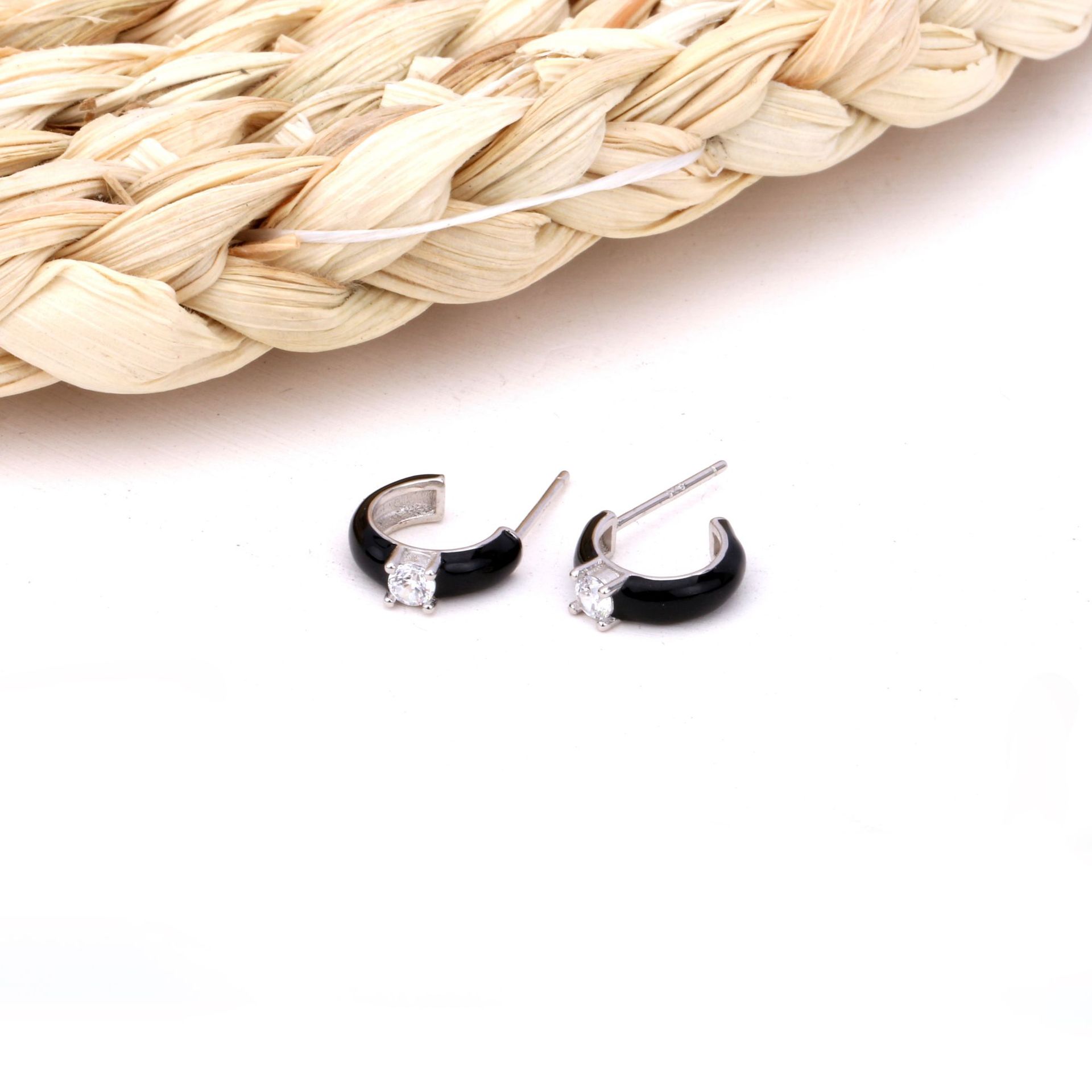 1 Pair Simple Style C Shape Epoxy Inlay Sterling Silver Gem Earrings display picture 3